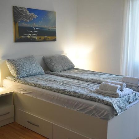Dekart Apartment Ni Exteriér fotografie
