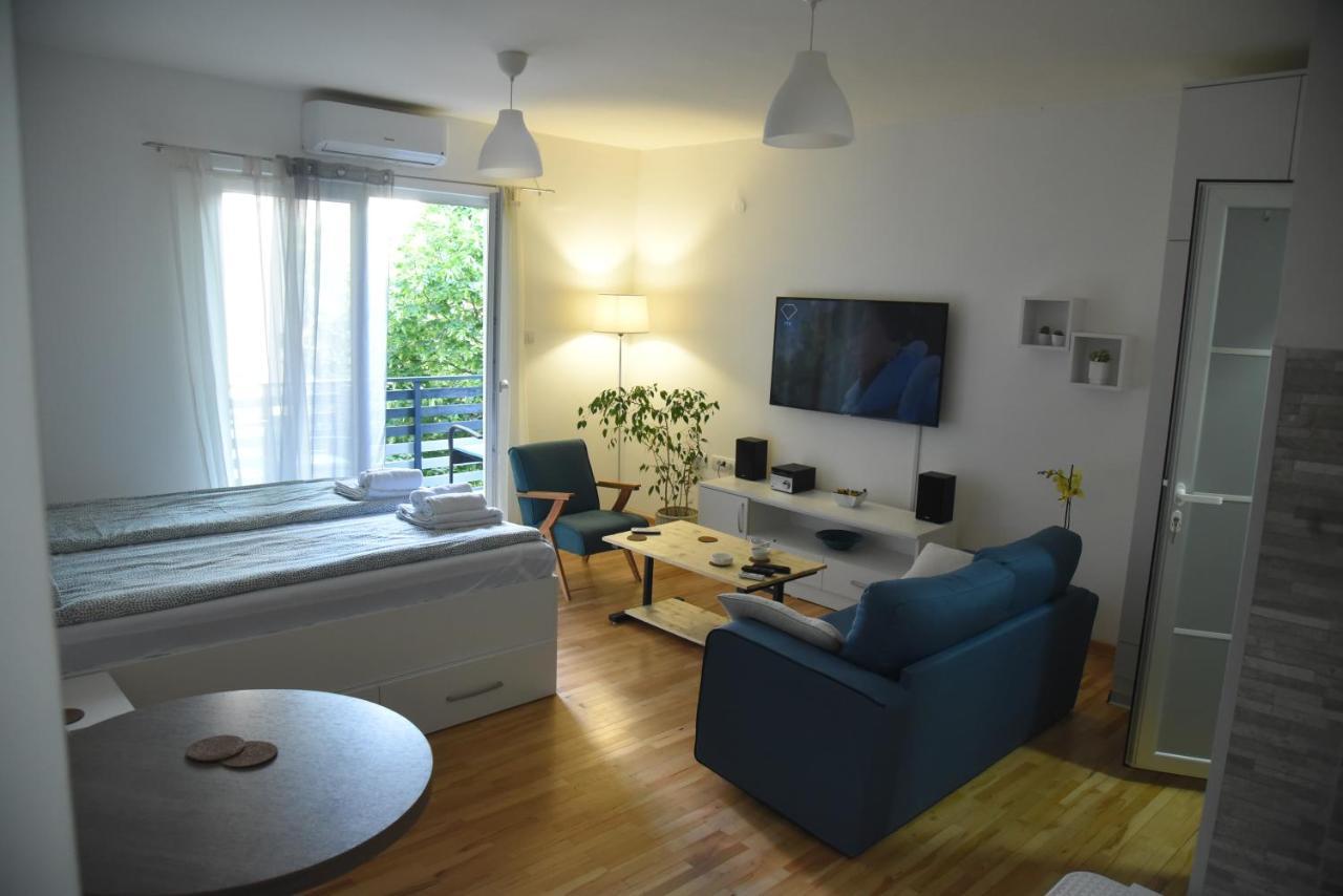 Dekart Apartment Ni Exteriér fotografie