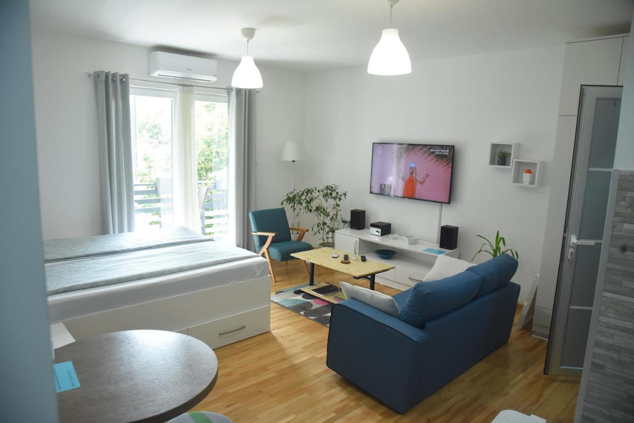 Dekart Apartment Ni Exteriér fotografie